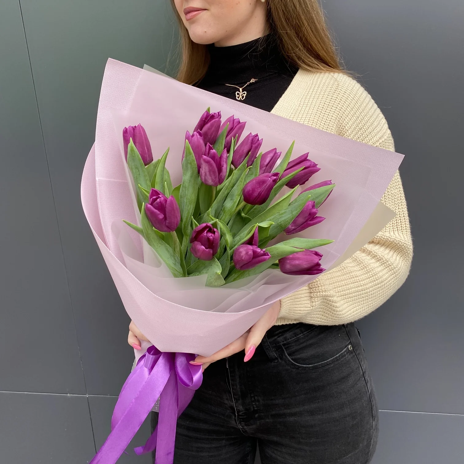 15 фіолетових тюльпанів