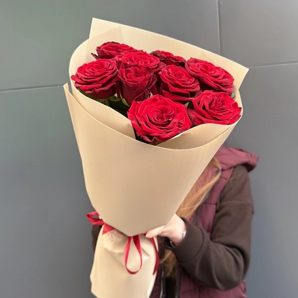9 красных роз