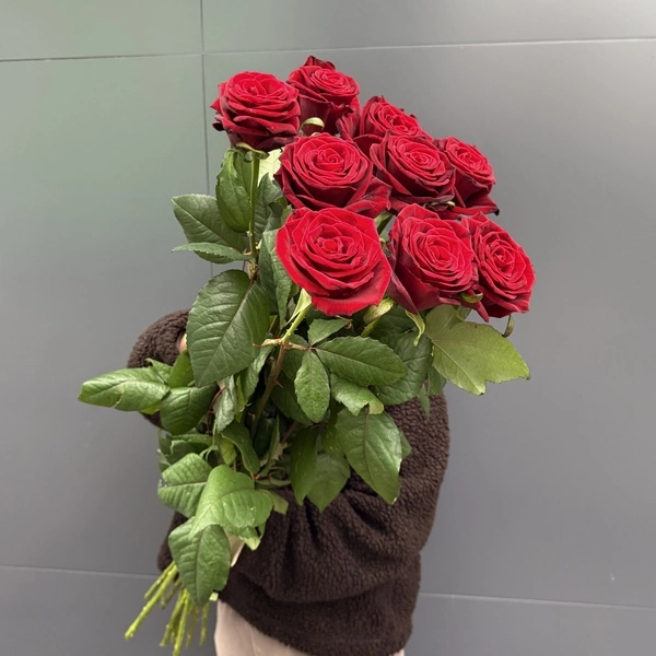9 красных роз 1 метр