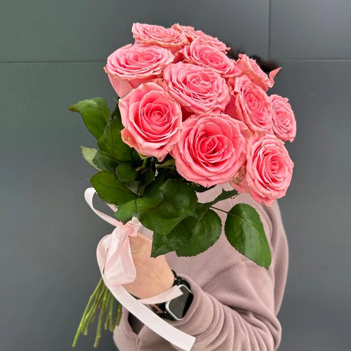 11 розовых роз 70 см